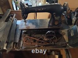 Vintage Antique Singer Industrial Sewing Machine 31-15 Complete & Works