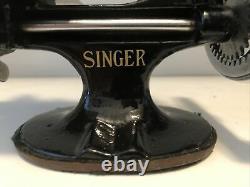 Vintage Antique Singer Model 20 Childs Toy Sewing Machine Sewhandy TSM