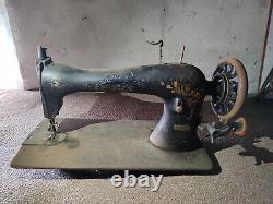 Vintage Antique Singer Sewing Machine 16K33