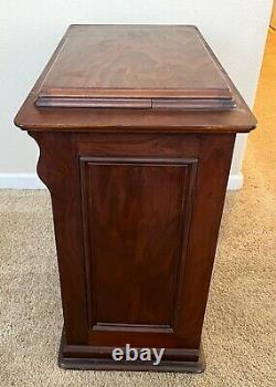 Vintage Antique Singer Sewing Machine Desk Cabinet Pedal Driven Serial G7737181