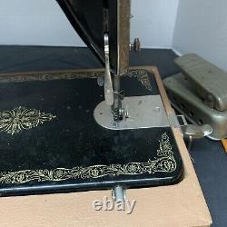 Vintage Antique Singer Sewing Machine with Case & Foot Pedal Model 66