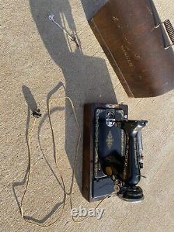 Vintage Antique Singer Sewing Machine with Wooden Case No Foot Pedal