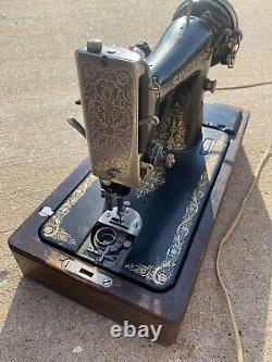 Vintage Antique Singer Sewing Machine with Wooden Case No Foot Pedal