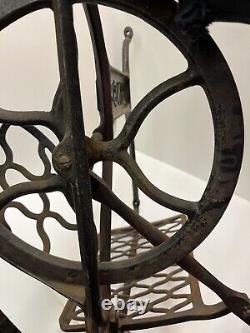 Vintage Antique Singer Treadle Sewing Machine Cast Iron Flywheel Foot Pedal