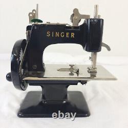 Vintage Black Singer Sewhandy Model 20 Small Child's Sewing Machine VGC