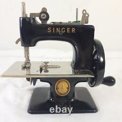 Vintage Black Singer Sewhandy Model 20 Small Child's Sewing Machine VGC