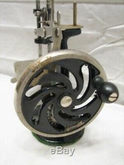 Vintage Cast Iron Singer Toy Sewing Machine 7 spoke Miniature