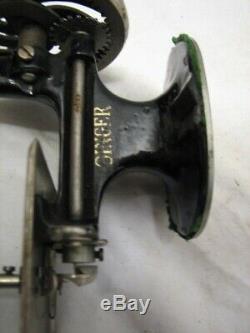 Vintage Cast Iron Singer Toy Sewing Machine 7 spoke Miniature