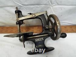 Vintage Child's Singer Toy Sewing Machine Cast Iron Miniature Hand Crank in Box