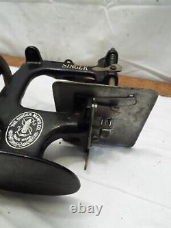 Vintage Child's Singer Toy Sewing Machine Cast Iron Miniature Hand Crank in Box