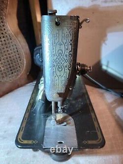 Vintage Pre-1930 Singer Sewing Machine With Foot Pedal And Lightbulb