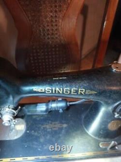 Vintage Pre-1930 Singer Sewing Machine With Foot Pedal And Lightbulb