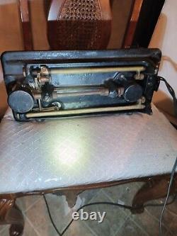 Vintage Pre-1930 Singer Sewing Machine With Foot Pedal And Lightbulb