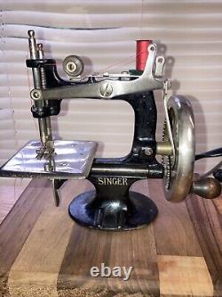 Vintage SINGER Model 20 Mini Child's Sewing Machine Sews Great! Approx 100 Years