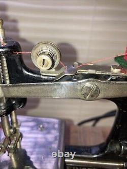 Vintage SINGER Model 20 Mini Child's Sewing Machine Sews Great! Approx 100 Years