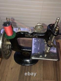 Vintage SINGER Model 20 Mini Child's Sewing Machine Sews Great! Approx 100 Years