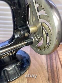 Vintage SINGER Model 20 Mini Child's Sewing Machine Sews Great! Approx 100 Years