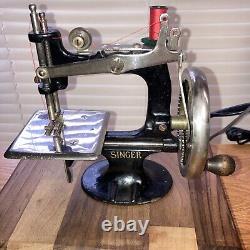 Vintage SINGER Model 20 Mini Child's Sewing Machine Sews Great! Approx 100 Years