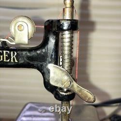 Vintage SINGER Model 20 Mini Child's Sewing Machine Sews Great! Approx 100 Years