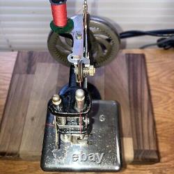 Vintage SINGER Model 20 Mini Child's Sewing Machine Sews Great! Approx 100 Years