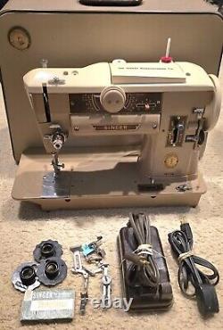 Vintage SINGER Model 401A Sewing Machine with Carrying Case Tested with Footpad