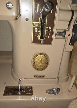 Vintage SINGER Model 401A Sewing Machine with Carrying Case Tested with Footpad