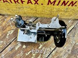 Vintage SINGER Sewhandy Child's Mini Sewing Machine Model 20 Antique