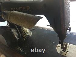Vintage SINGER Sewing Machine WITH Foot Peddle AB672150 Antique Collectable