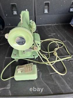 Vintage Singer 185J Sewing Machine Jadeite Green Working