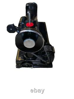 Vintage Singer 221-1 portible sewing machine Antique Mint condition