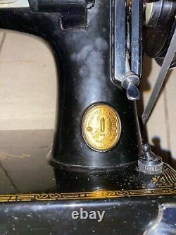 Vintage Singer 221-1 portible sewing machine Antique Mint condition