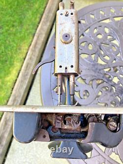 Vintage Singer 24 Sewing Machine