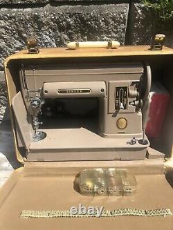 Vintage Singer 301A Sewing Machine Great Condition! Original Case Attachments