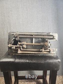 Vintage Singer Featherweight Sewing Machine 1929 201-2 Cat S4 AG903988 For Parts