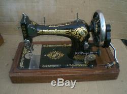 Vintage Singer Hand Crank Antique Sewing Machine with Victorian Decals and case
