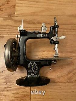 Vintage Singer Model 20 Child's Sewing Machine with Original Box and Instruction