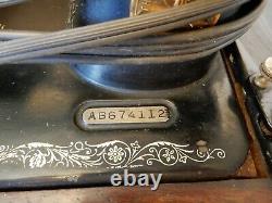 Vintage Singer Model 99 1927 Sewing Machine With Bentwood Case And Key