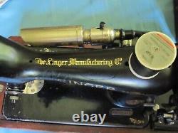 Vintage Singer Model 99 Portable Sewing Machine with Bentwood Case 8/29/1927
