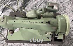 Vintage Singer RFJ8-8 Green Portable 185J Sewing Machine With Case (see Video)