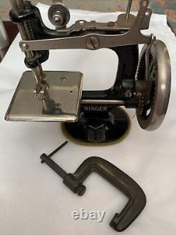 Vintage Singer Sew Handy Childs Sewing Machine With Clamp