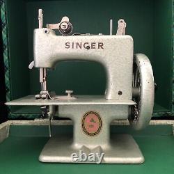 Vintage Singer Sewhandy Children's Sewing Machine with Case