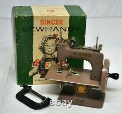 Vintage Singer Sewhandy Model#20 Childs Sewing machine in Box, withclamp BREN106