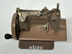 Vintage Singer Sewhandy Model#20 Childs Sewing machine in Box, withclamp BREN106