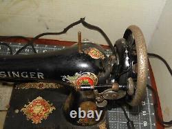 Vintage Singer Sewing Machine 128K La Vencedora 1926 with original manual