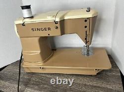 Vintage Singer Sewing Machine 401a