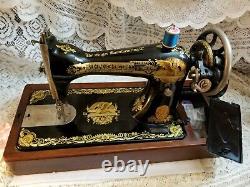 Vintage Singer Sewing Machine Model 15K-30 withSphinx BentWood Case 1910 Scotland