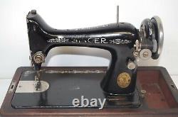 Vintage Singer Sewing Machine Model 99 With Carrying Case TESTED, WORKS