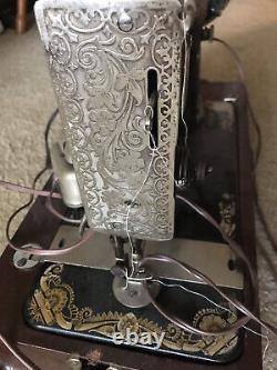 Vintage Singer Sewing Machine, Pick Up Only
