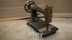 Vintage Singer Treadle Sewing machine 1930s