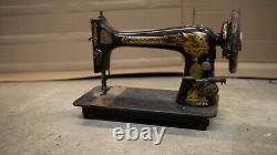 Vintage Singer Treadle Sewing machine 1930s